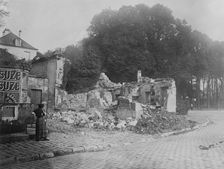 Senlis, Rue de la Republique, 1914. Creator: Bain News Service