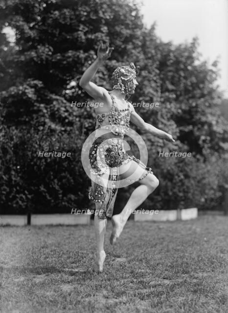 Serge, Dancer at Sylvan Theatre, 1917. Creator: Harris & Ewing.