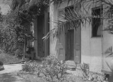 Service wing, New Orleans, between 1920 and 1926. Creator: Arnold Genthe