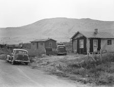 Shacktown in Altamont district, near Klamath Falls, Klamath County, Oregon, 1939. Creator: Dorothea Lange