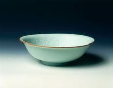 Shallow sweet white bowl with egrets in a lotus pond, Ming-Qing dynasty, China, 1640-1670