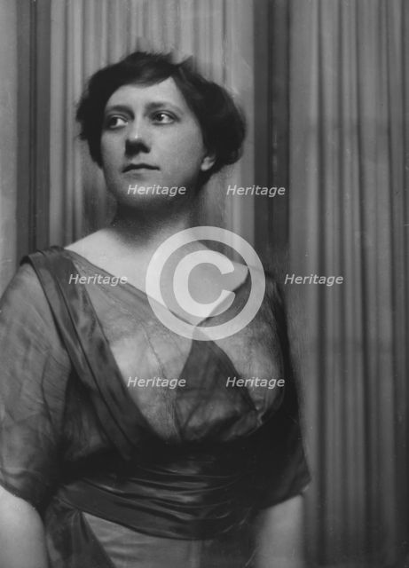 Shanklin, S., Miss, portrait photograph, 1915 May 11. Creator: Arnold Genthe.