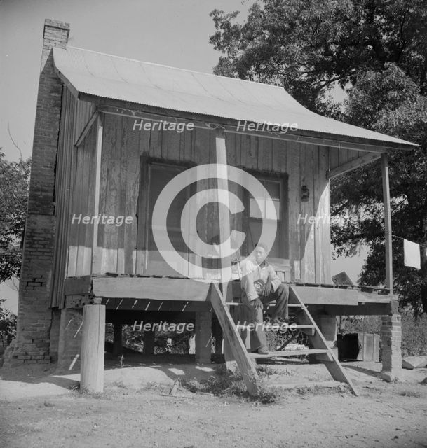 Sharecropper cabin, Coahoma County, Mississippi, 1937. Creator: Dorothea Lange.