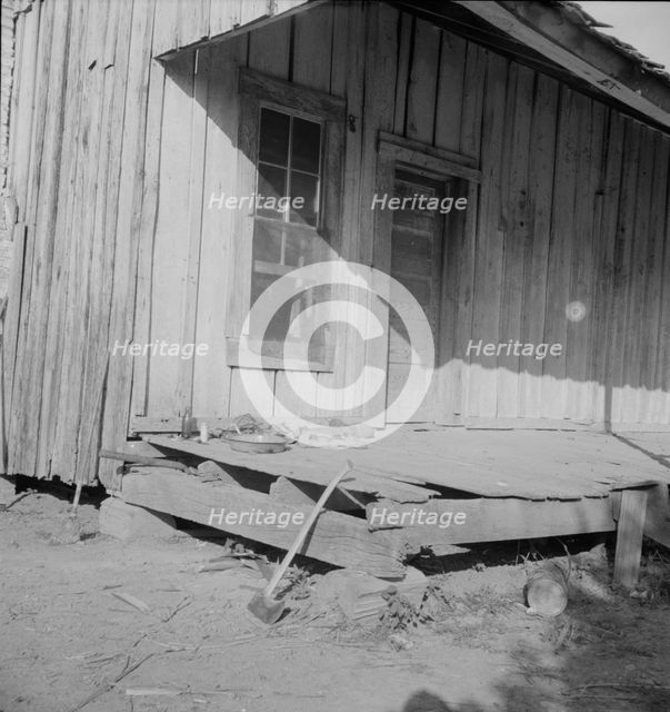 Sharecropper's cabin, Mississippi, 1937. Creator: Dorothea Lange.