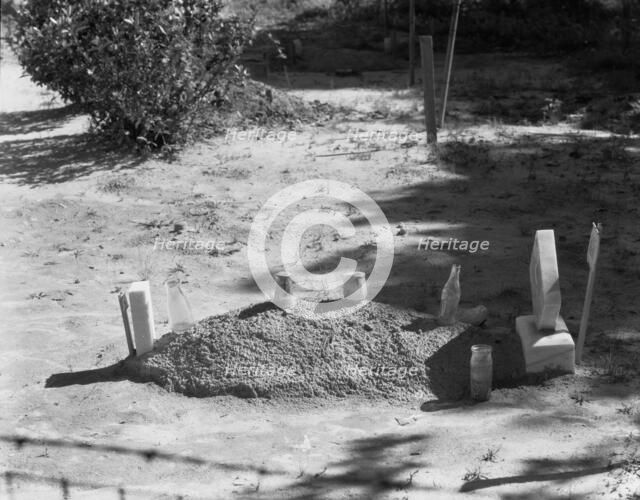 Sharecropper's grave, Hale County, Alabama, 1936. Creator: Walker Evans.