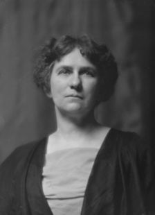 Sharpsten, A., Mrs., portrait photograph, 1912 Apr. 22. Creator: Arnold Genthe