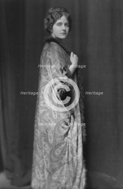 Sharpsten, Helen, Miss, portrait photograph, 1912 Apr. 24. Creator: Arnold Genthe.