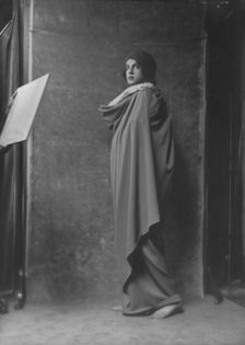 Shawn, Ted, Mr., portrait photograph, 1916 Mar. 17. Creator: Arnold Genthe