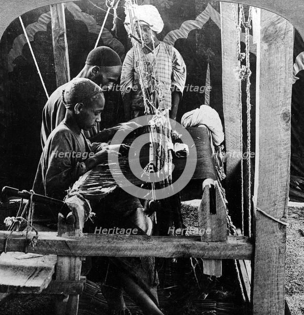 Shawl weavers, Kashmir, India, c1900s(?).Artist: Underwood & Underwood