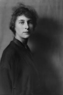 Shearson, Phyllis, Miss, portrait photograph, 1914 Sept. 22. Creator: Arnold Genthe