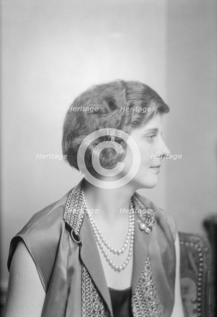 Shewan, Edwin A., Mrs., portrait photograph, 1924 Creator: Arnold Genthe.
