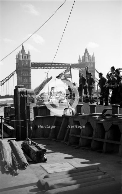 Ship's crew, Tower Pier, London, c1945-c1965. Artist: SW Rawlings