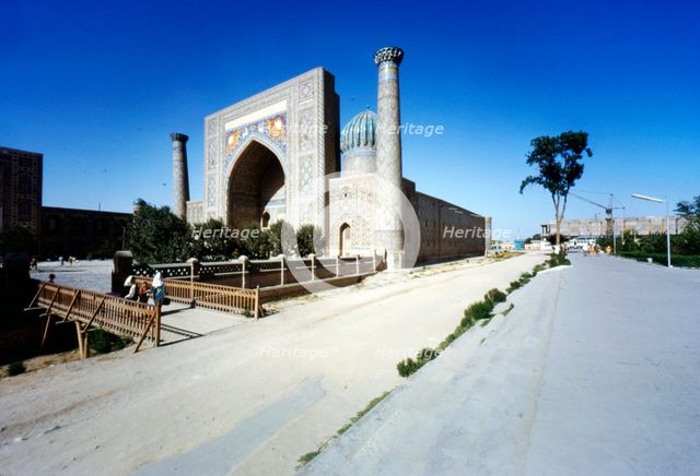 Shir-Dar Madrasa, Samarkand, Uzbekistan, c20th century. Artist: CM Dixon.