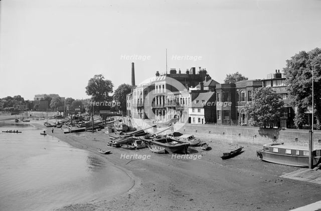 Shore of the Thames at Hammersmith, London, c1945-1965. Artist: SW Rawlings