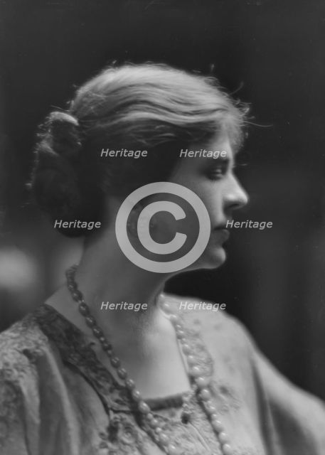 Sibley, A., Miss (Mrs. O'Donnell Iselin), portrait photograph, 1916 June 28. Creator: Arnold Genthe.