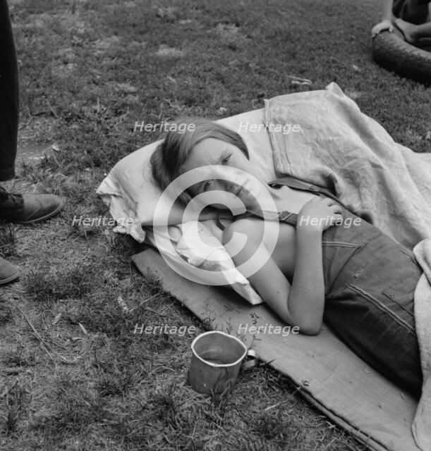 Sick migrant child, Washington, Yakima Valley, Toppenish, 1939. Creator: Dorothea Lange.