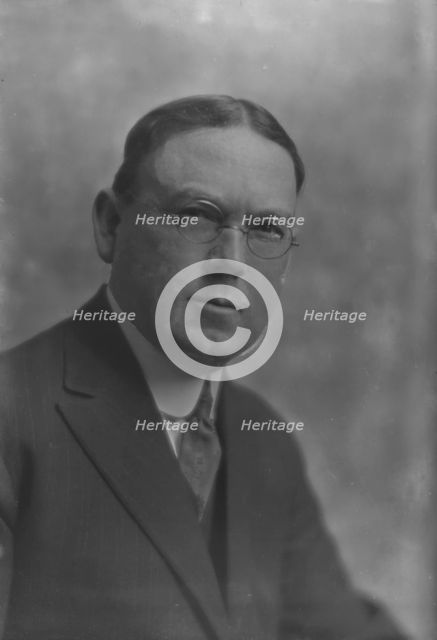 Siddall, J.M., Mr., portrait photograph, 1916 Mar. 23. Creator: Arnold Genthe.