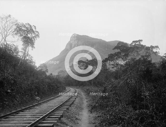 Sierra del Abra, between 1880 and 1897. Creator: William H. Jackson.