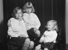 Silo, James P., Mr., children of, portrait photograph, 1927 Creator: Arnold Genthe