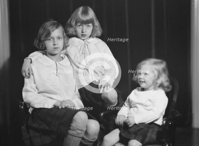 Silo, James P., Mr., children of, portrait photograph, 1927 Creator: Arnold Genthe.