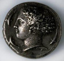 Silver tetradrachma from Syracuse (obverse: a goddess with dolphins), 5th-4th century BC