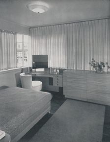 Simple and practical lines characterise this bedroom 1942