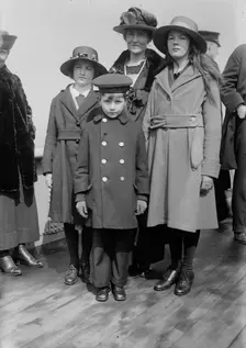 Sims family, between c1915 and c1920. Creator: Bain News Service