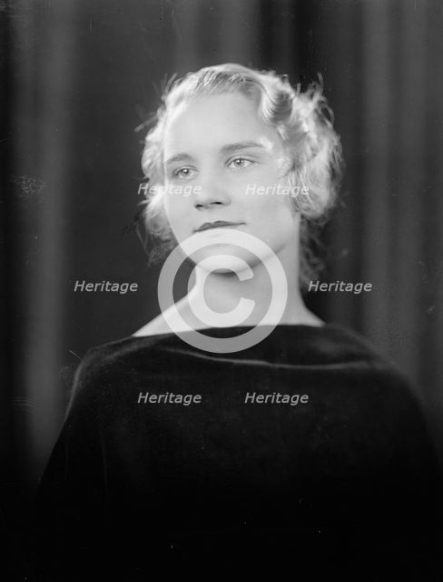 Sincerbeaux, Barbara - Portrait, 1933. Creator: Harris & Ewing.