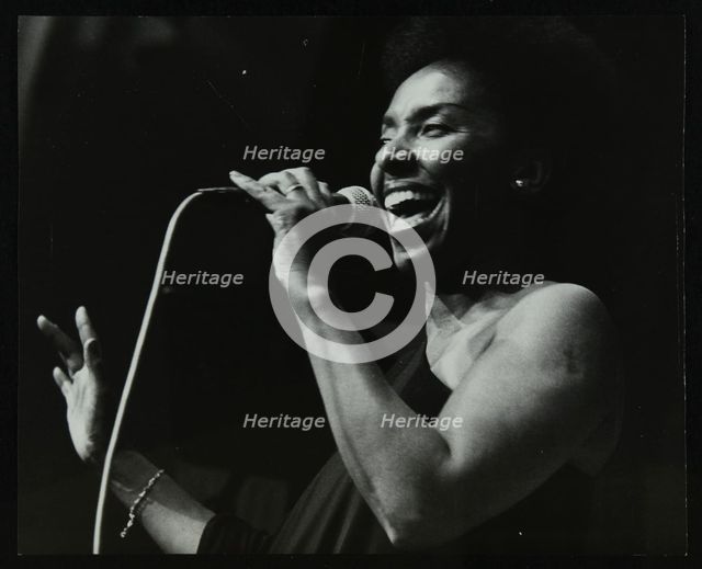 Singer Elaine Delmar performing at Berkhamsted Civic Centre, Hertfordshire, 1986. Artist: Denis Williams