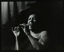 Singer Elaine Delmar performing at Berkhamsted Civic Centre, Hertfordshire, 1986. Creator: Denis Williams