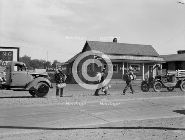Single itinerant men on way to railroad yard, near Toppenish, Yakima Valley, Washington, 1939. Creator: Dorothea Lange.