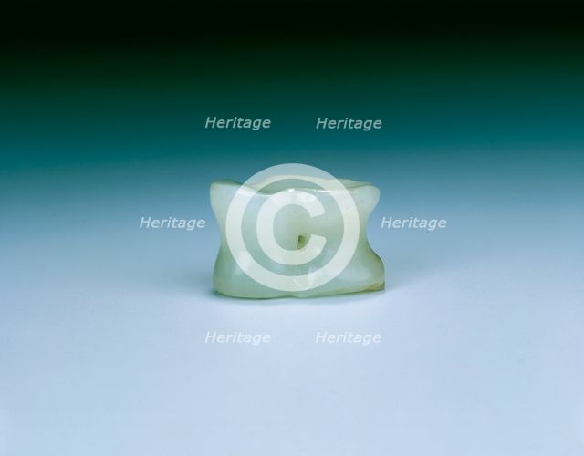 Single white jade astragal, Liao or Jin dynasty, China, 10th-13th century. Artist: Unknown
