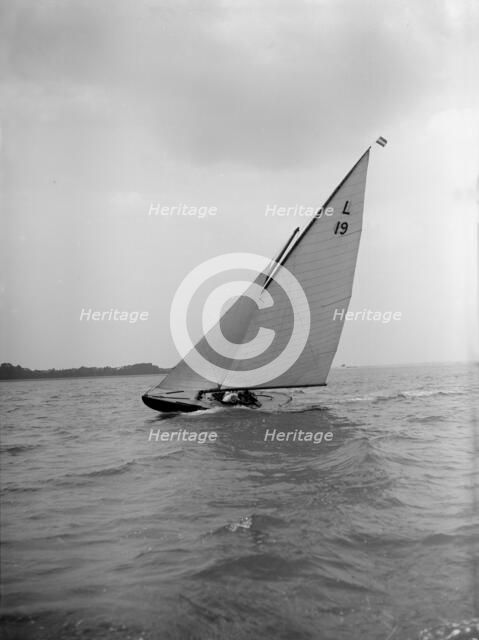 'Sioma' sailing close-hauled, 1912. Creator: Kirk & Sons of Cowes.