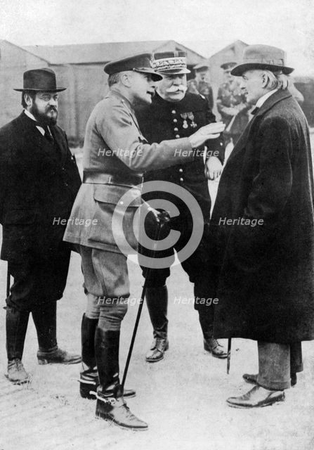Sir Douglas Haig emphasises a point at the front, France, First World War, 1916-1918, (c1920). Artist: Unknown