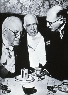 Sir Henry Hallett Dale, Niels Bohr and Sir Michael Perrin, 1956. Creator: Unknown