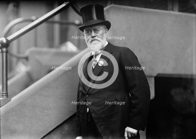 Sir John M. Gibson, Grand Comdr., Canada - Masons International Congress, 1912. Creator: Harris & Ewing.