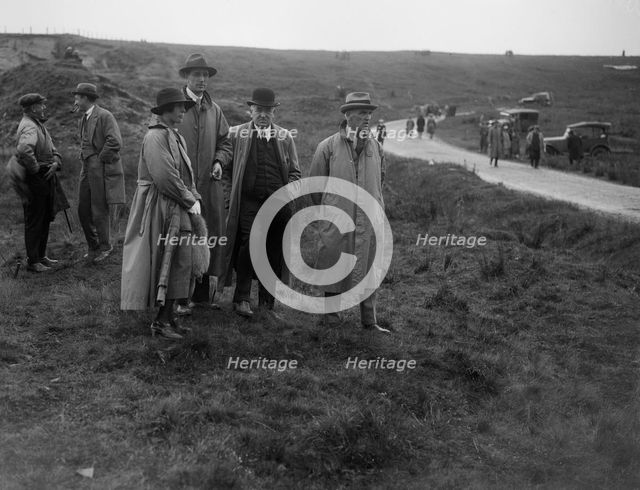 Sir William Graham and Alderman GF Fosdyke at the Caerphilly Hillclimb, Wales, 1922. Artist: Bill Brunell.