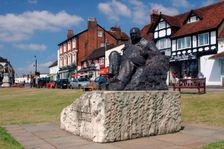 Sir Winston Churchill Statue, Westerham, Kent. Creator: Peter Thompson