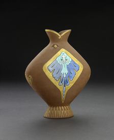Skate vase, c1872