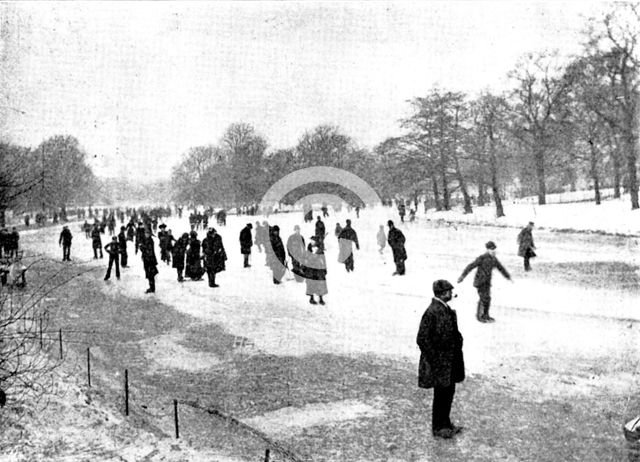Skating in London: The Serpentine, 1895.  Creator: Russell & Sons.