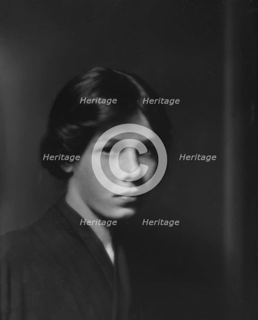 Skinner, Cornelia Otis, Miss, portrait photograph, 1913 Sept. 4. Creator: Arnold Genthe.
