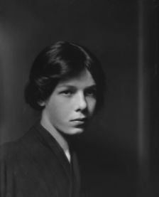 Skinner, Cornelia Otis, Miss, portrait photograph, 1913 Sept. 4. Creator: Arnold Genthe