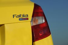 SKODA Fabia 2007. Artist: Simon Clay