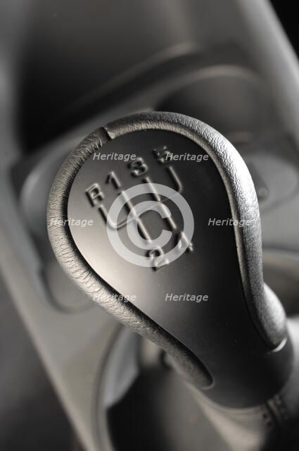 Skoda Fbia Estate  HTP 1-2  2007. Artist: Simon Clay.