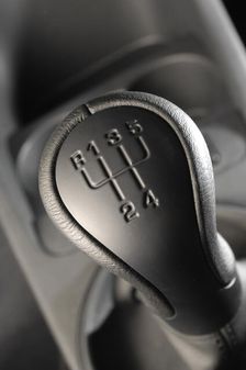 Skoda Fbia Estate HTP 1-2 2007. Artist: Simon Clay