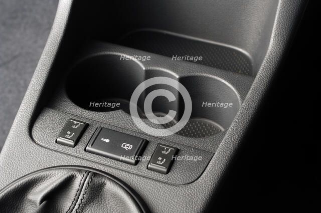 Skoda Fbia Estate  HTP 1-2  2007. Artist: Simon Clay.