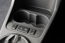 Skoda Fbia Estate HTP 1-2 2007. Artist: Simon Clay