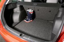 Skoda Fbia Estate HTP 1-2 2007. Artist: Simon Clay