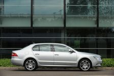 Skoda SUPERB 2008. Artist: Simon Clay