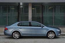 Skoda SUPERB 2008. Artist: Simon Clay
